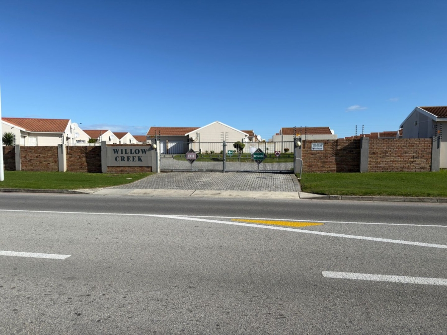 2 Bedroom Property for Sale in Fairview Eastern Cape